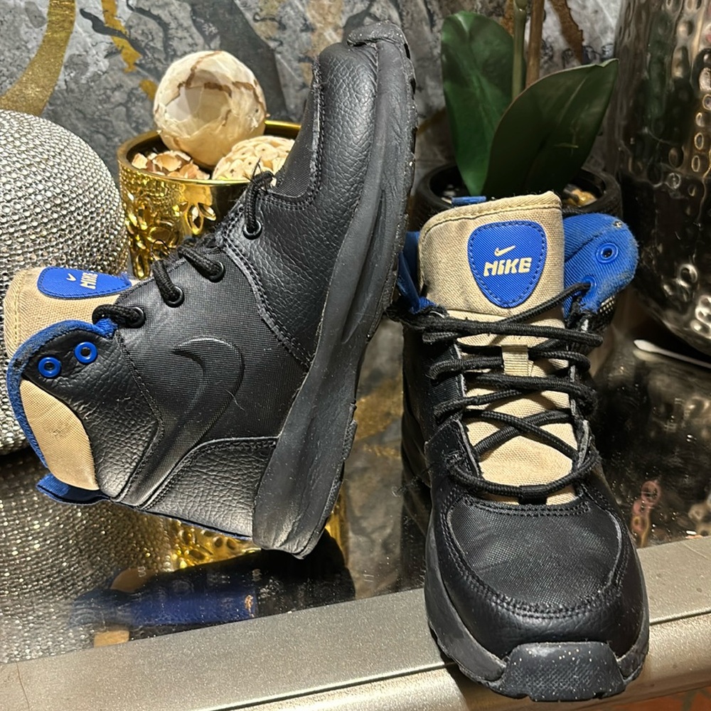 Nike boots